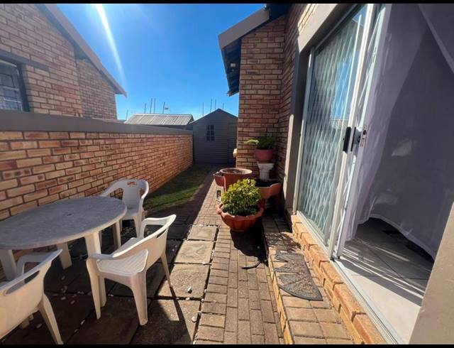 2 BEDROOM PROPERTY TO RENT IN GREENHILLS